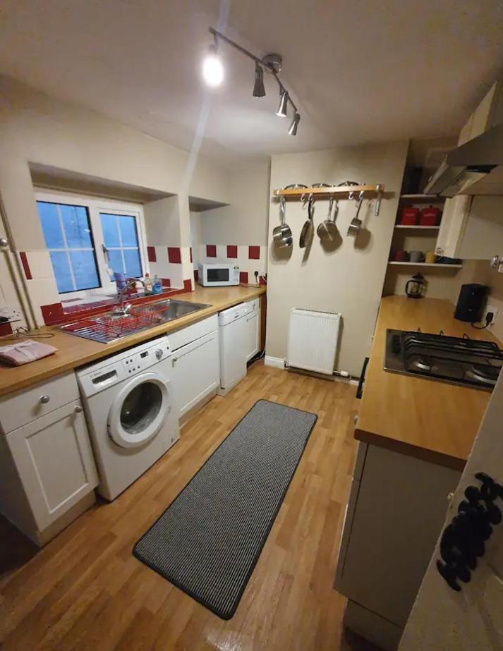 Beautiful Townhouse Next To Royal Victoria Park And Botanical Gardens Within Easy Walking Distance To Bath City Centre 外观 照片