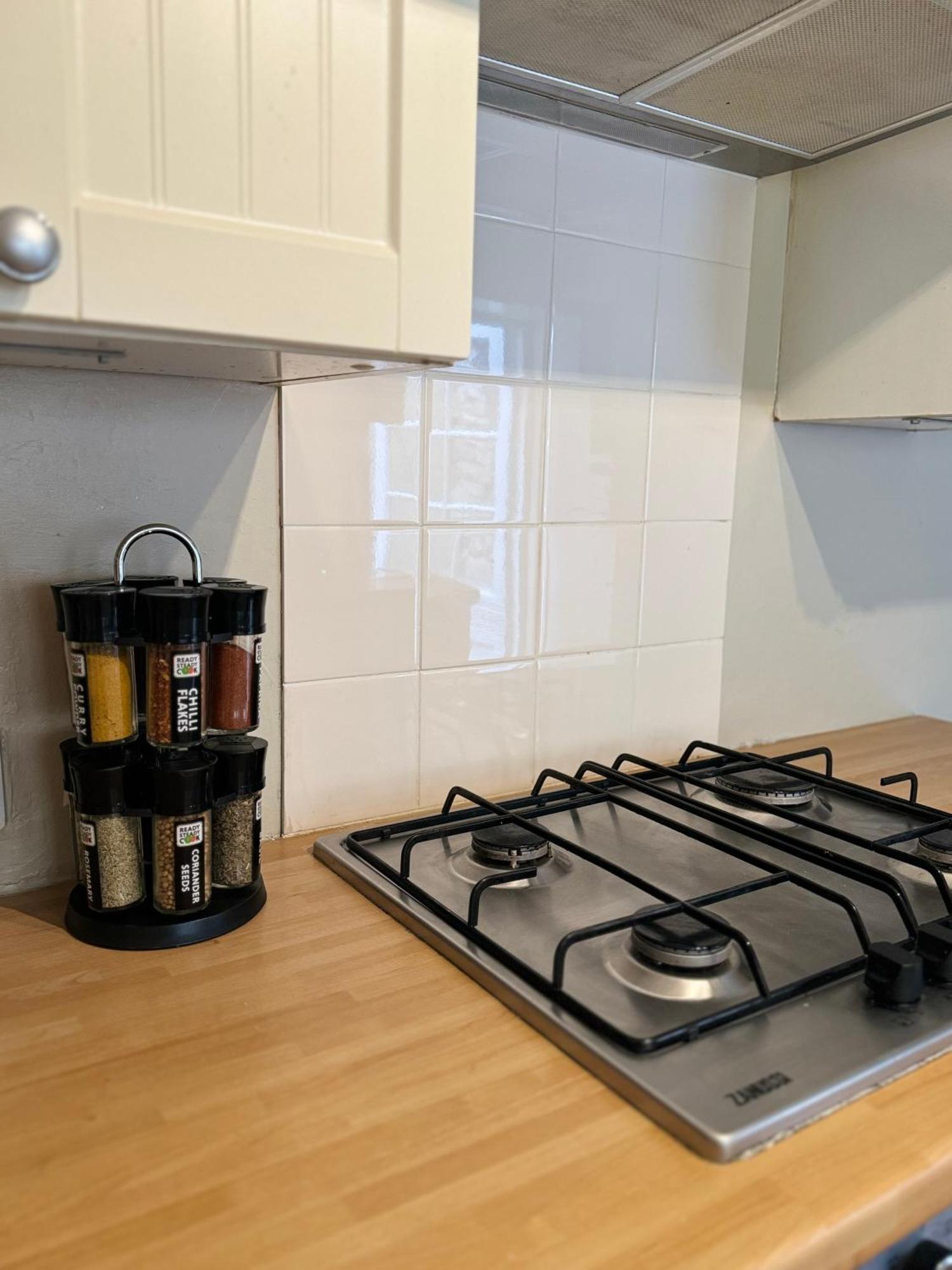 Beautiful Townhouse Next To Royal Victoria Park And Botanical Gardens Within Easy Walking Distance To Bath City Centre 外观 照片
