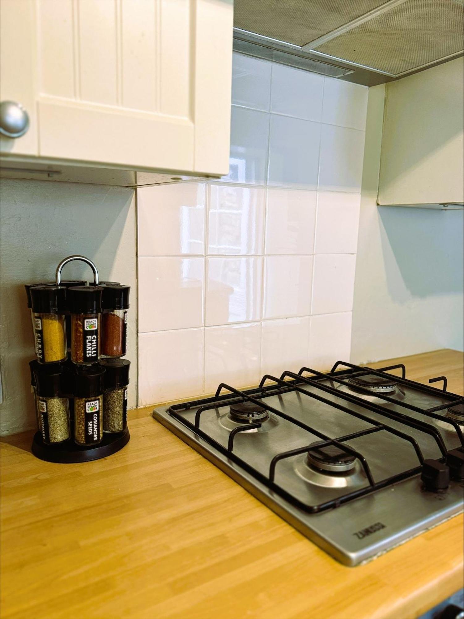 Beautiful Townhouse Next To Royal Victoria Park And Botanical Gardens Within Easy Walking Distance To Bath City Centre 外观 照片